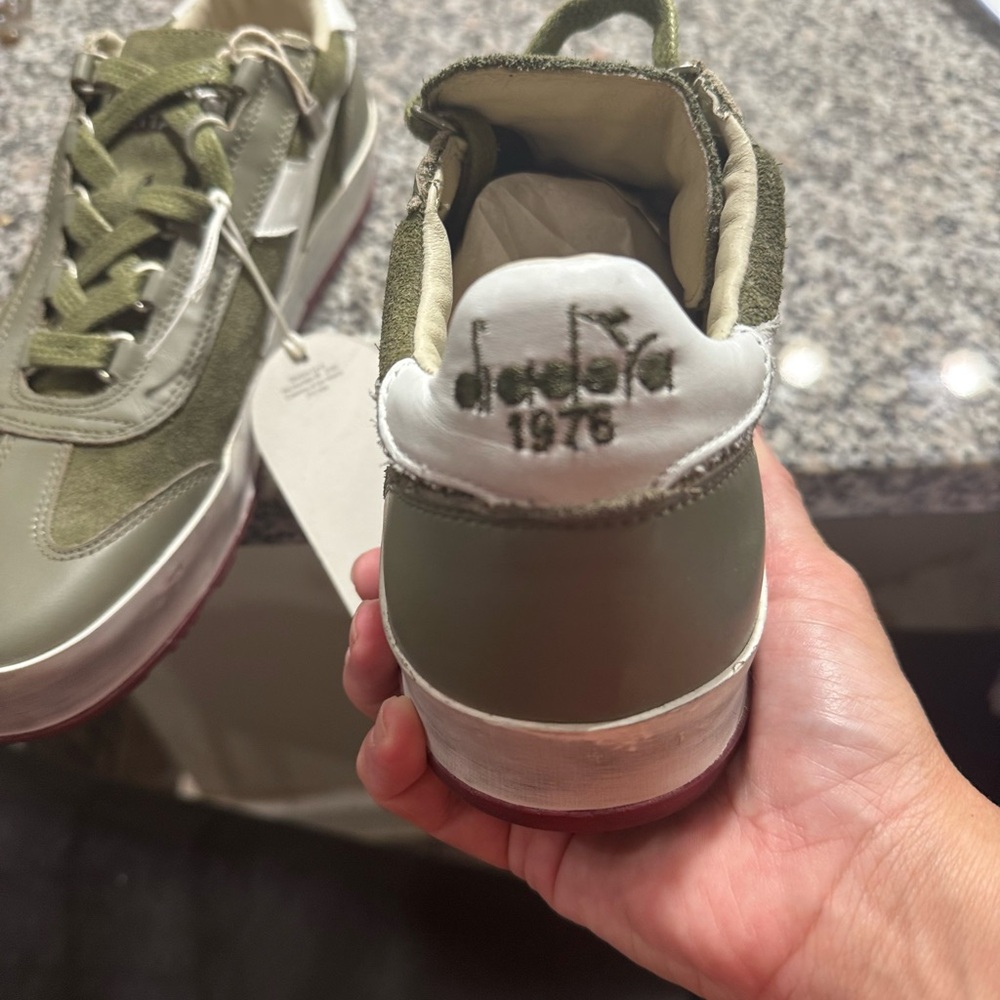Diadora Olive and Cream Sneakers - Picture 4 of 9